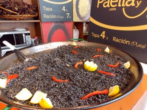 Paella with squid ink